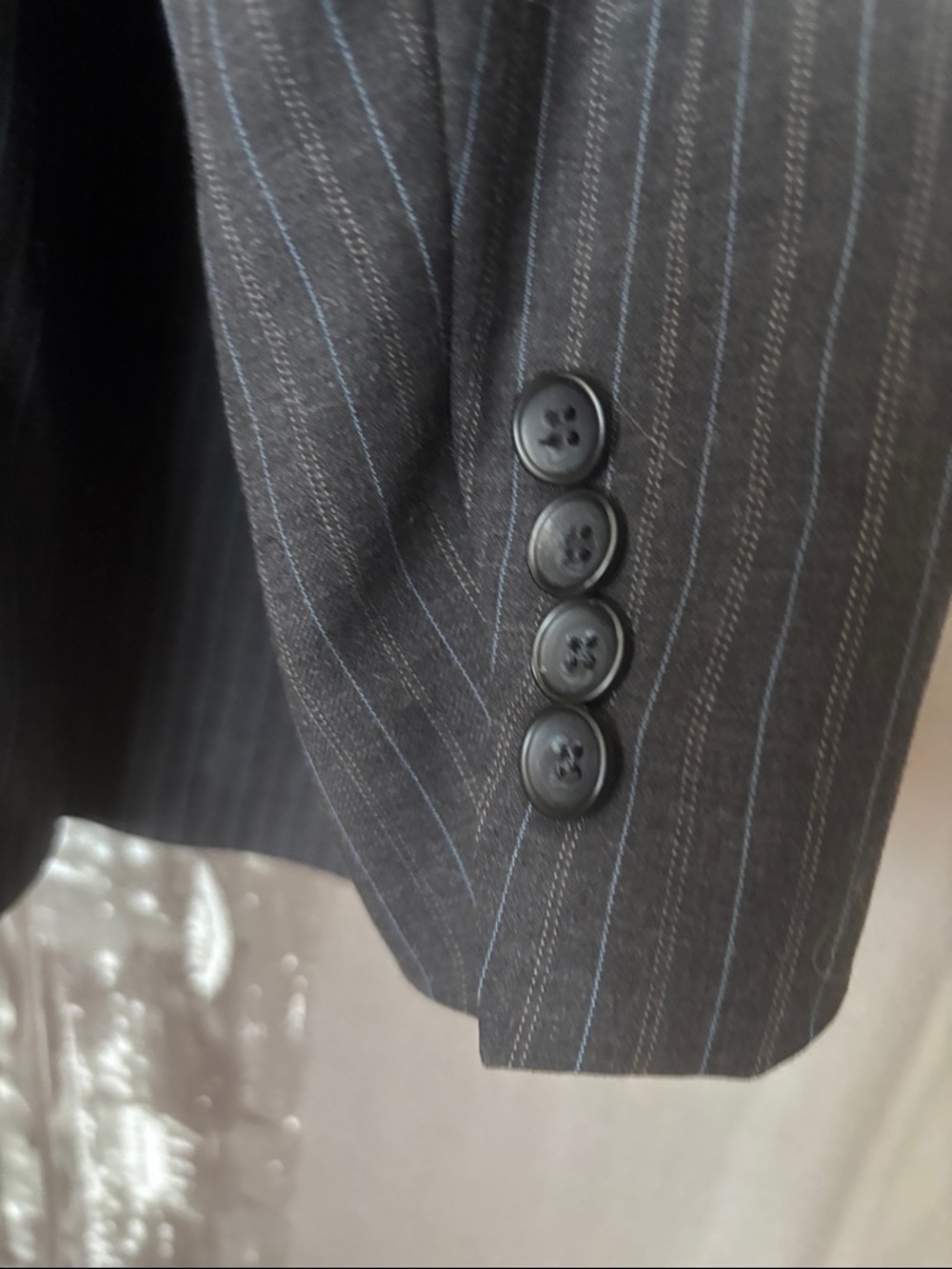 Big and Tall Men's 2 pc. Charcoal Pinstripe suit 100% wool Geoffrey Beene. - Picture 4 of 10